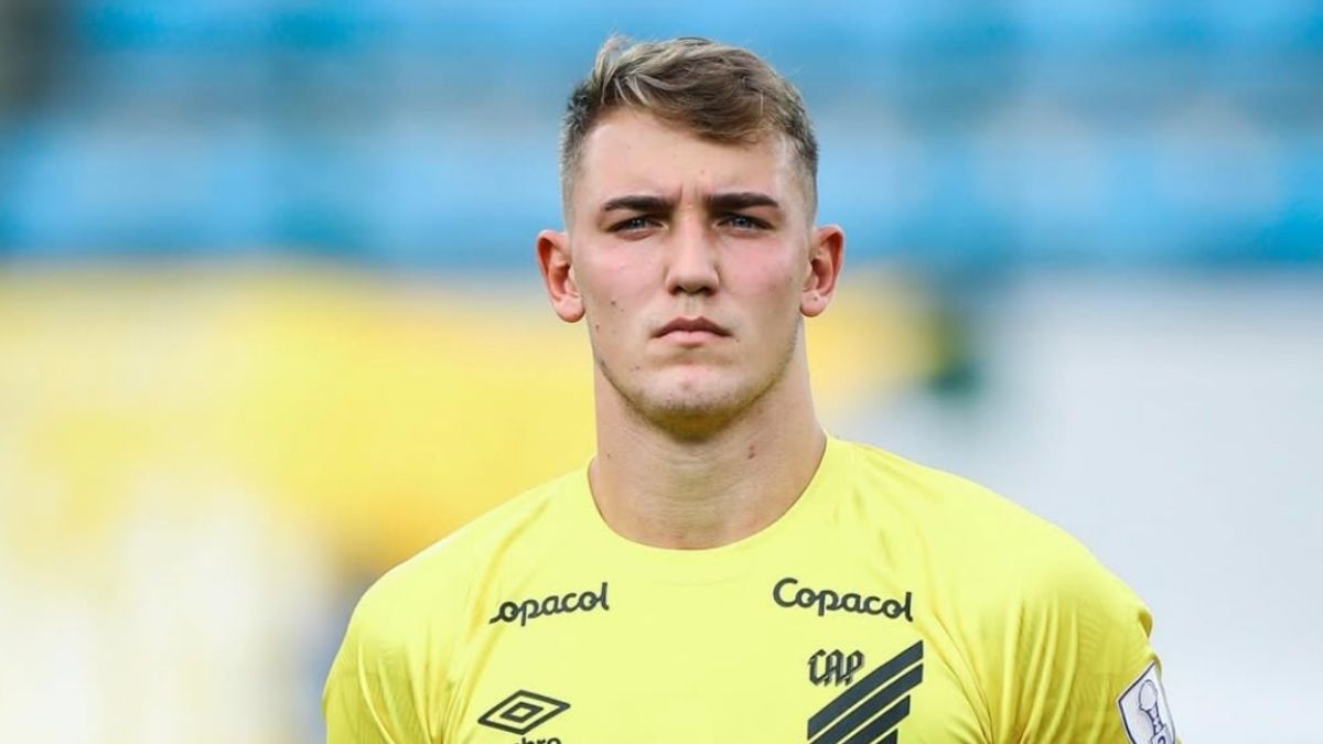 Athletico aceita oferta do Botafogo por Léo Linck