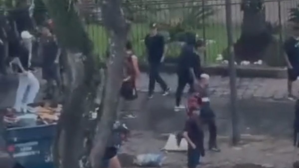 Athletico x Paraná: confusão de torcedores é registrada fora de estádio durante jogo