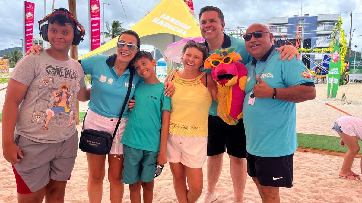 Estreia da Arena Mundo Ric 2025 anima os veranistas em Matinhos