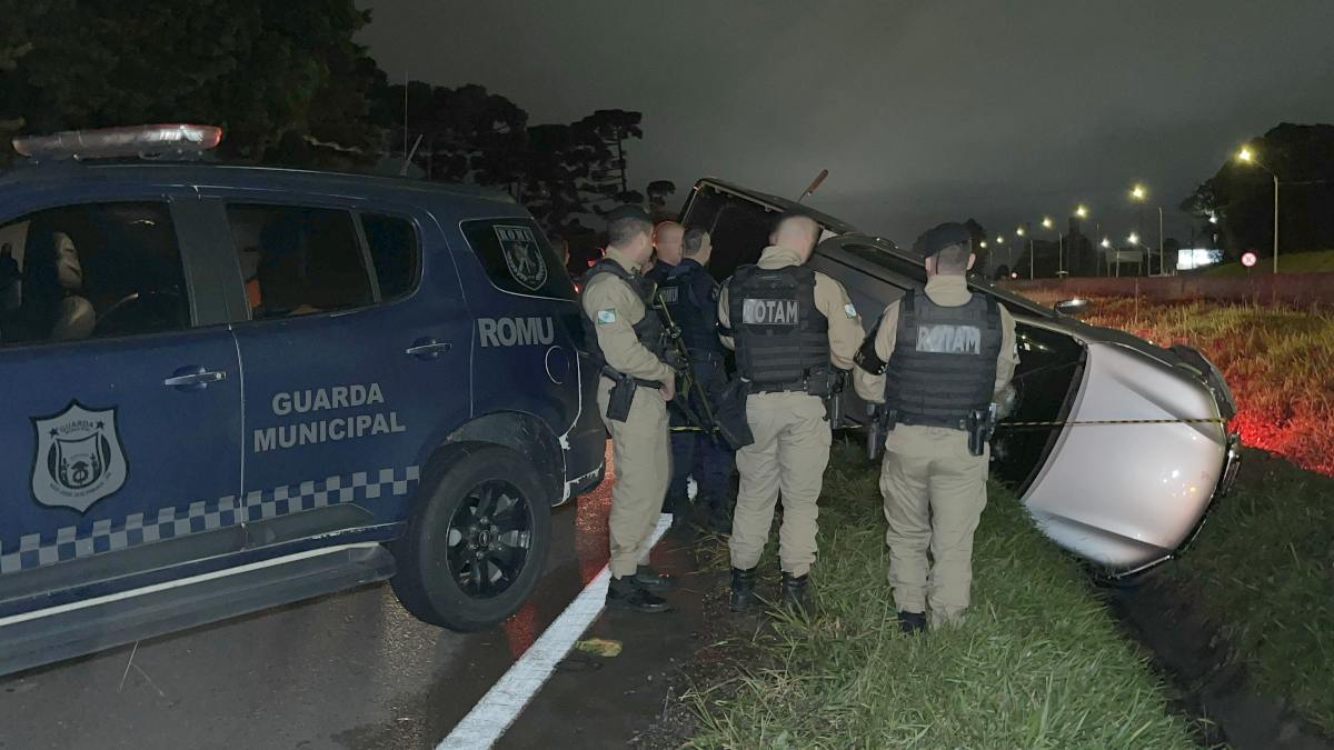 Fuga na BR-376 terminou em São José dos Pinhais com a morte do motorista suspeito