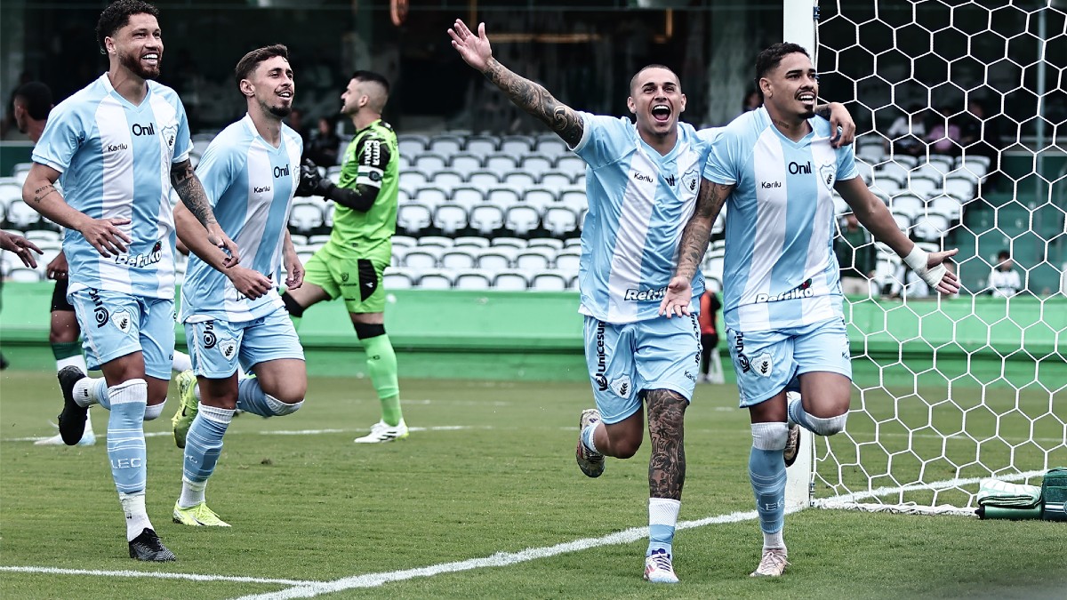 Londrina comemora vitória sobre o Coritiba