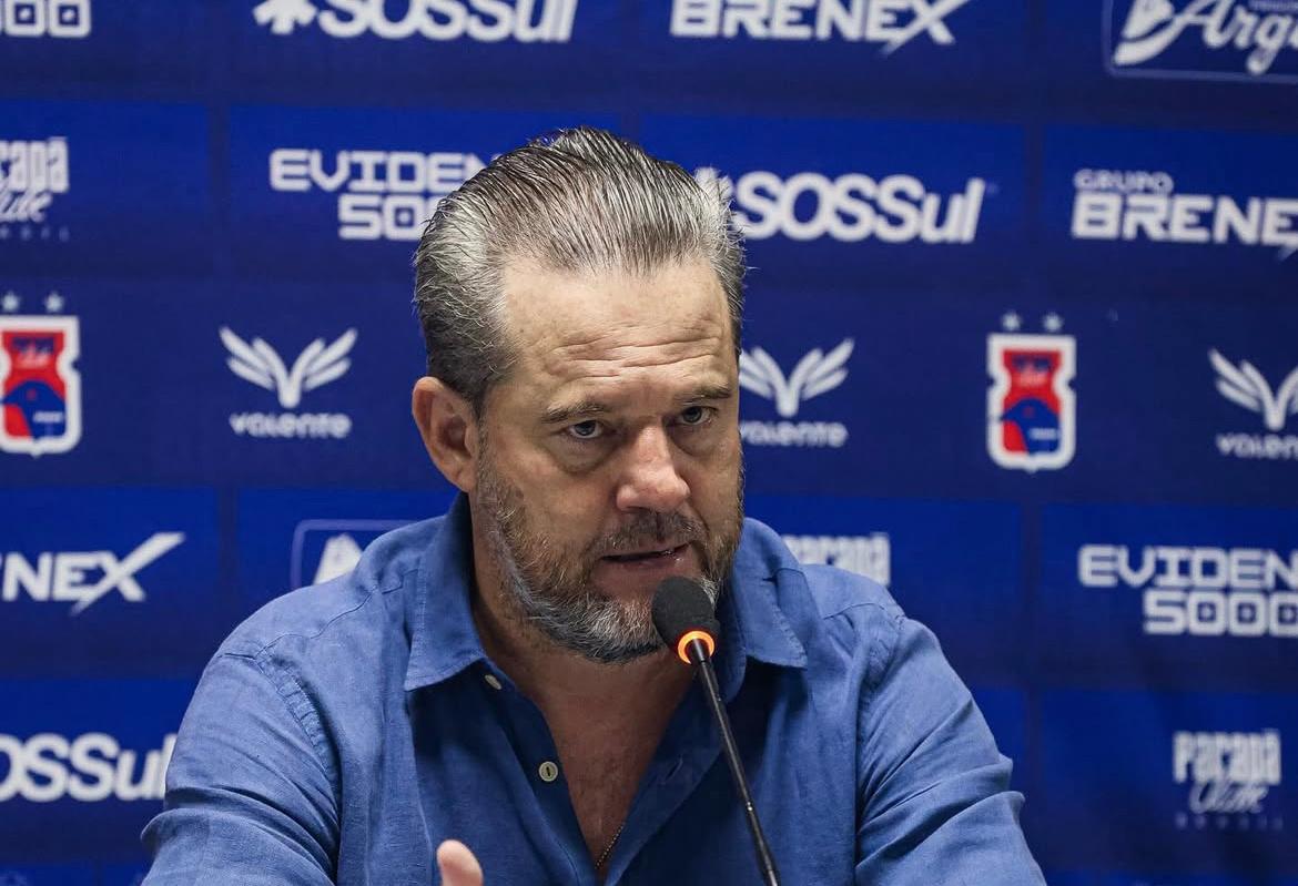 Argel Fuchs deve mandar time-base que perdeu para Athletico